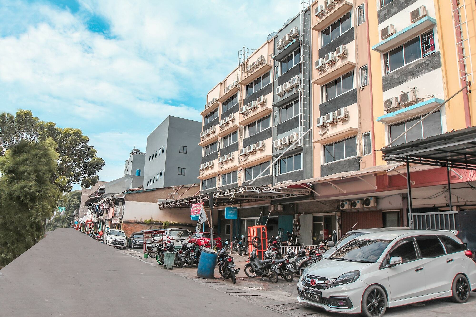 Oyo 383 Env Residence Jakarta Exterior photo
